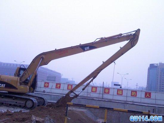 加長臂挖機河道堤壩的修筑和清淤施工 加長臂挖機河道堤壩的修筑和清淤施工